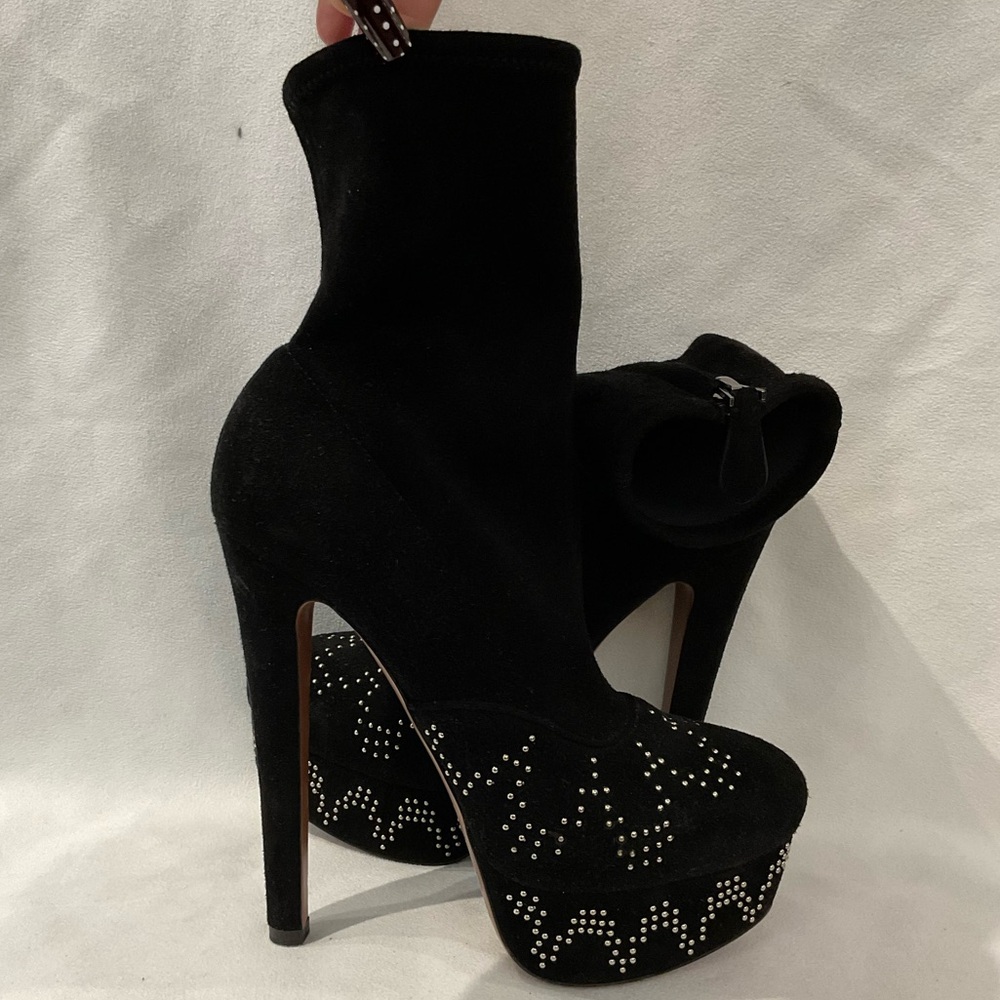 Alaïa Black Suede Studded Platform Ankle Boots - Picture 2 of 10